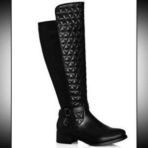Women’s Black Faux Leather Quilted “Diana” Boot. Size 9.5 Wide